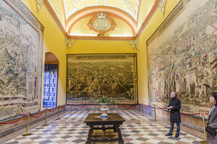 Sevilla 125 - Real Álcazar - Palacio Gótico - Salón de los Tapices.jpg